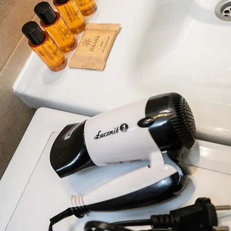 Urban Serenity Space By Bookinghost Apartament